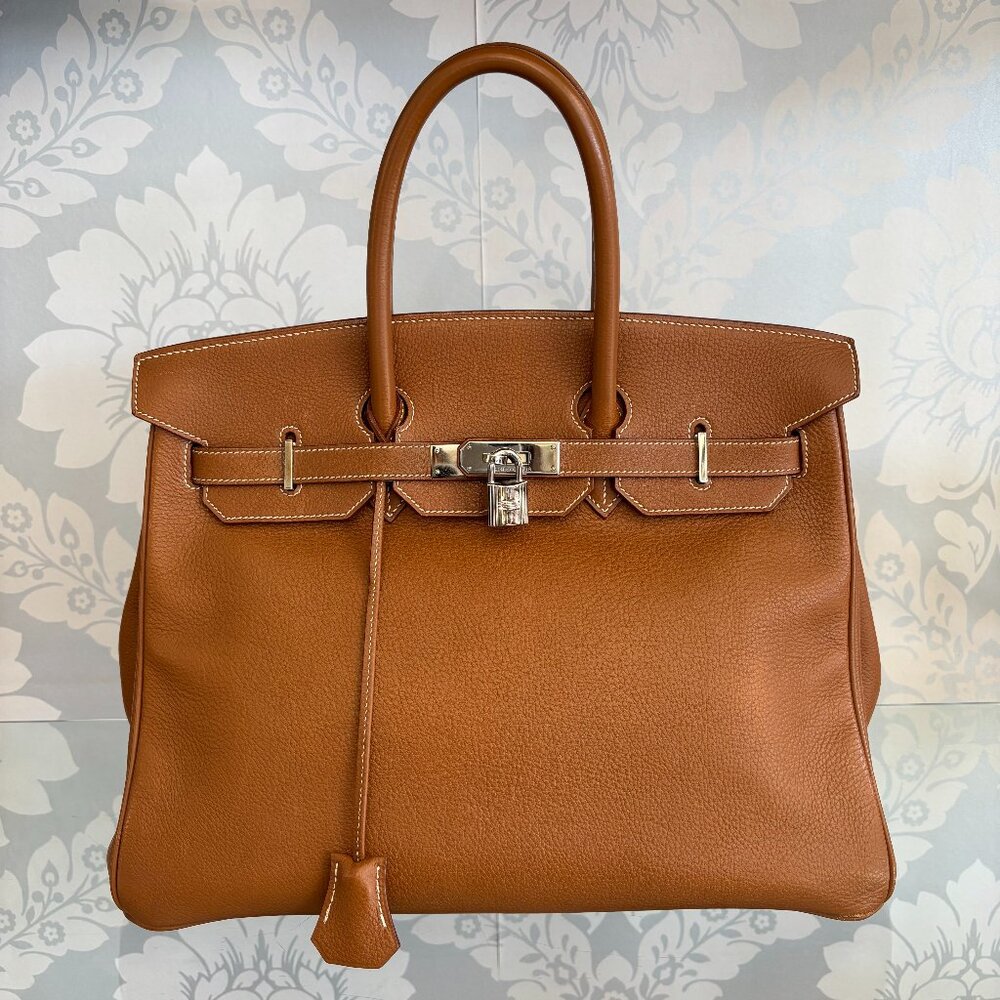 The Hermes Birkin 35 Bag in Gold Taurillo